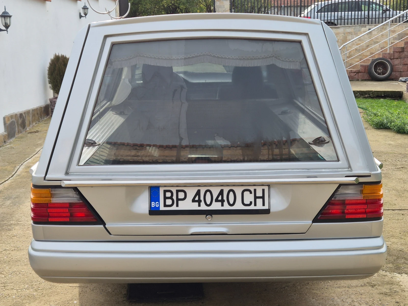 Mercedes-Benz 124 Катафалка - изображение 6