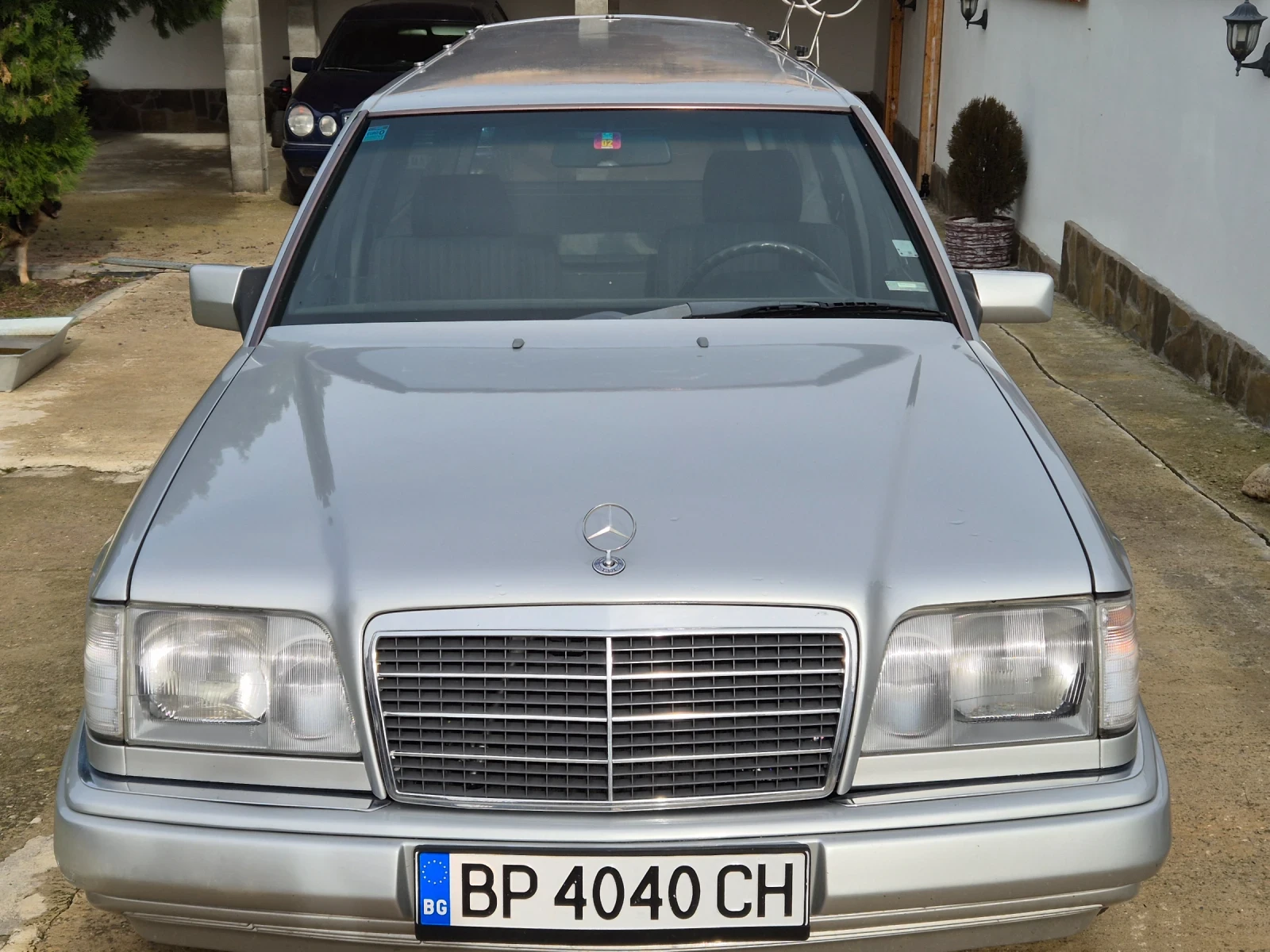 Mercedes-Benz 124 Катафалка - изображение 3