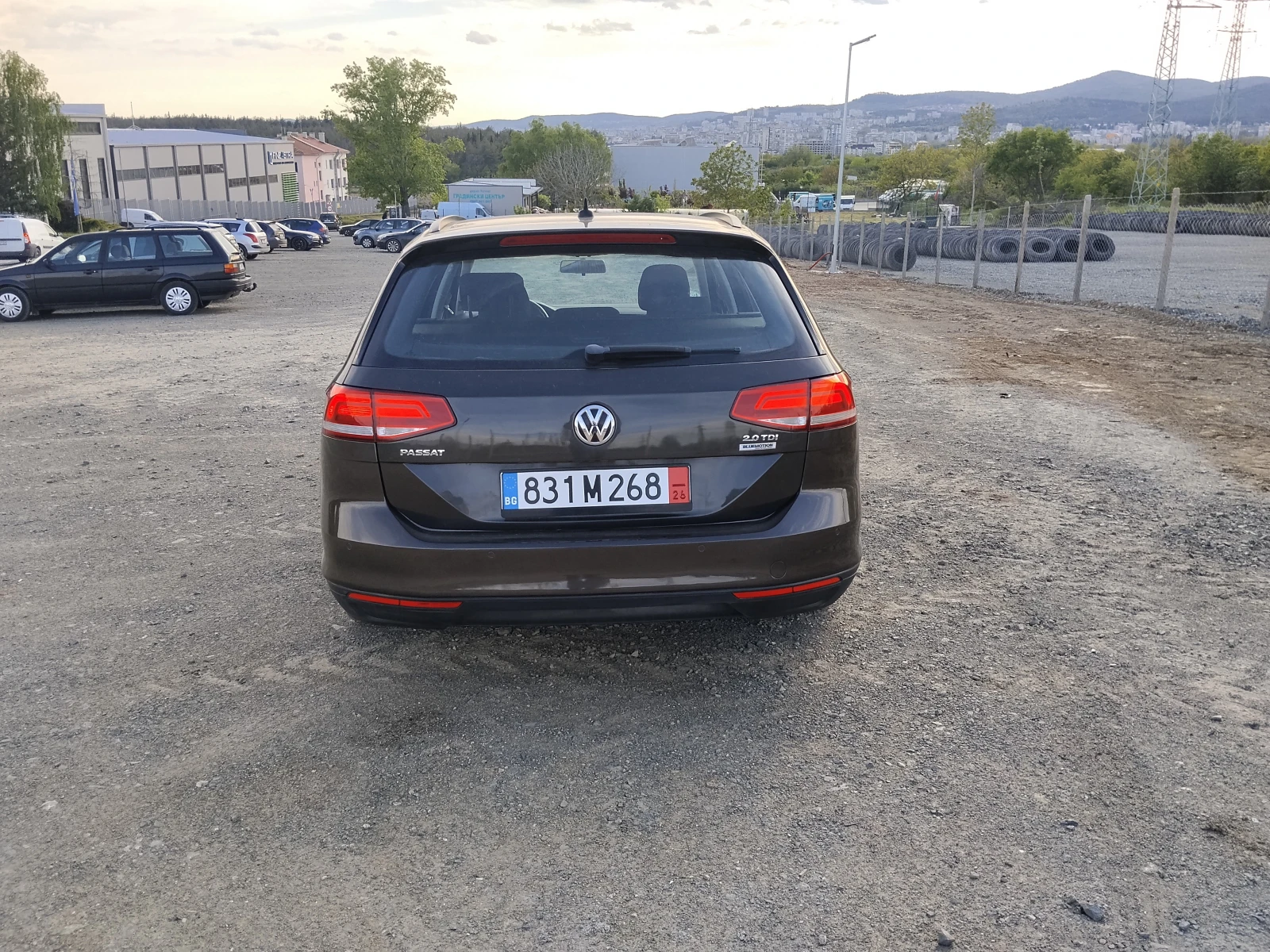 VW Passat B8/2.0 TDI 150 к.с/Keyless/Navi, снимка 6 - Автомобили и джипове - 54545542