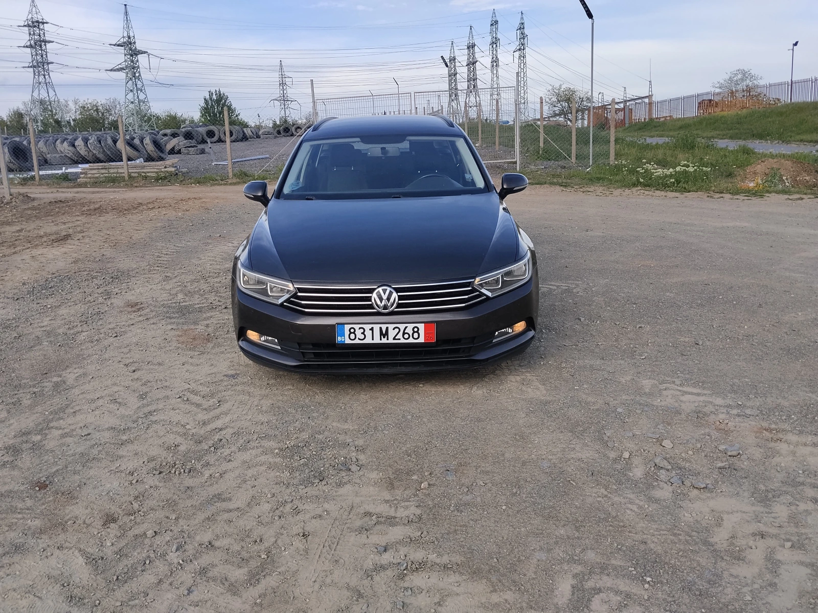VW Passat B8/2.0 TDI 150 к.с/Keyless/Navi, снимка 3 - Автомобили и джипове - 54545542