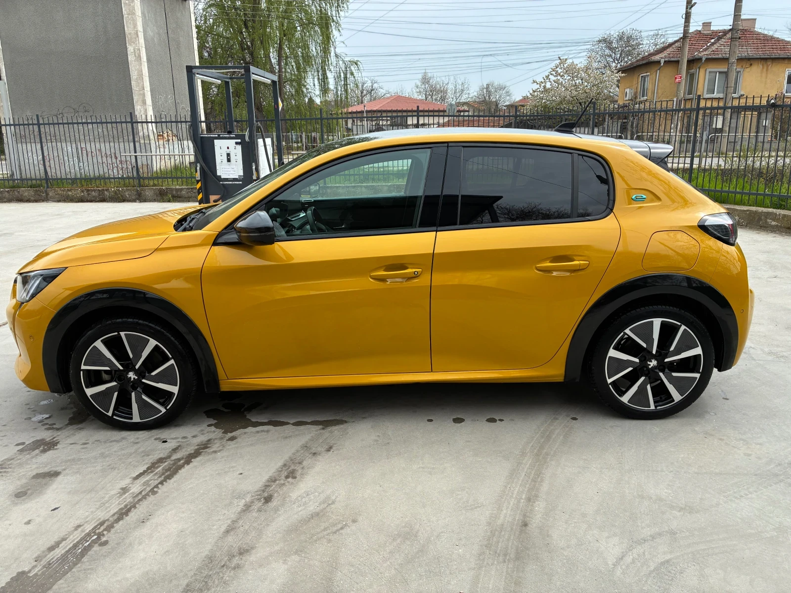Peugeot 208 e208 GT, снимка 8 - Автомобили и джипове - 54368814