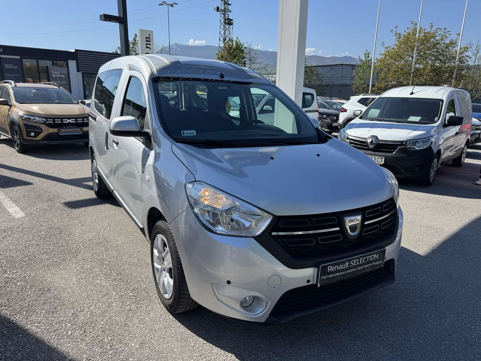 Dacia Dokker 1.6 Sce, снимка 8 - Автомобили и джипове - 54424763