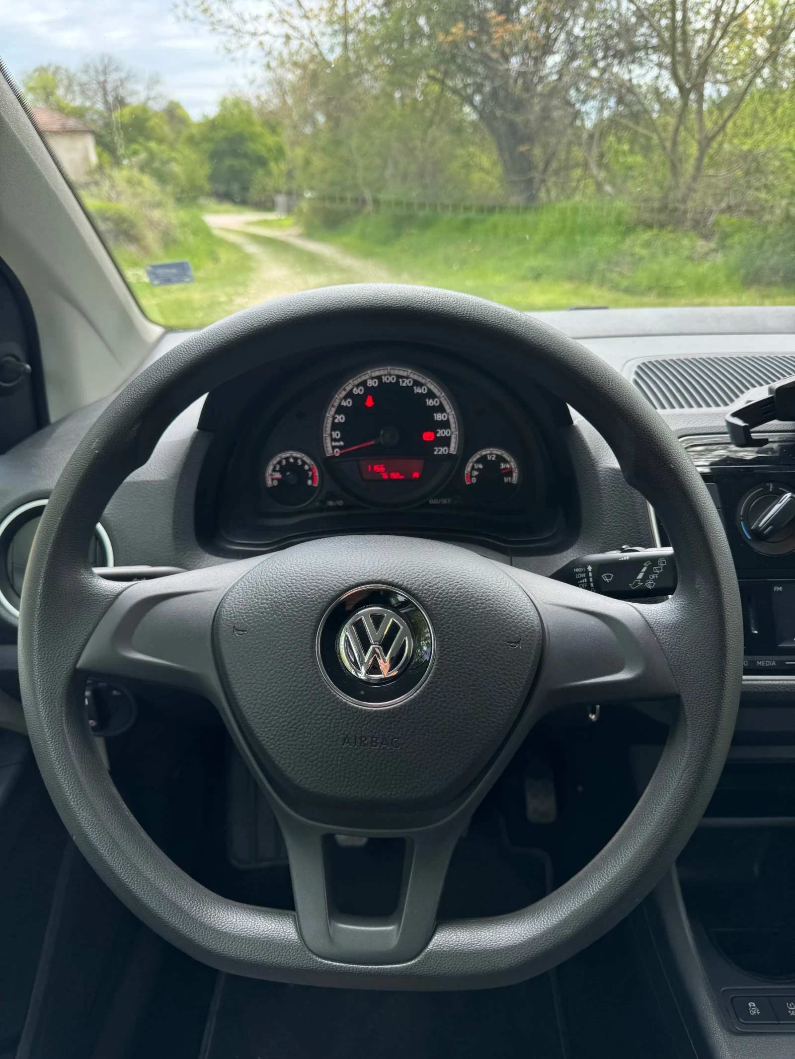 VW Up, снимка 5 - Автомобили и джипове - 54476534