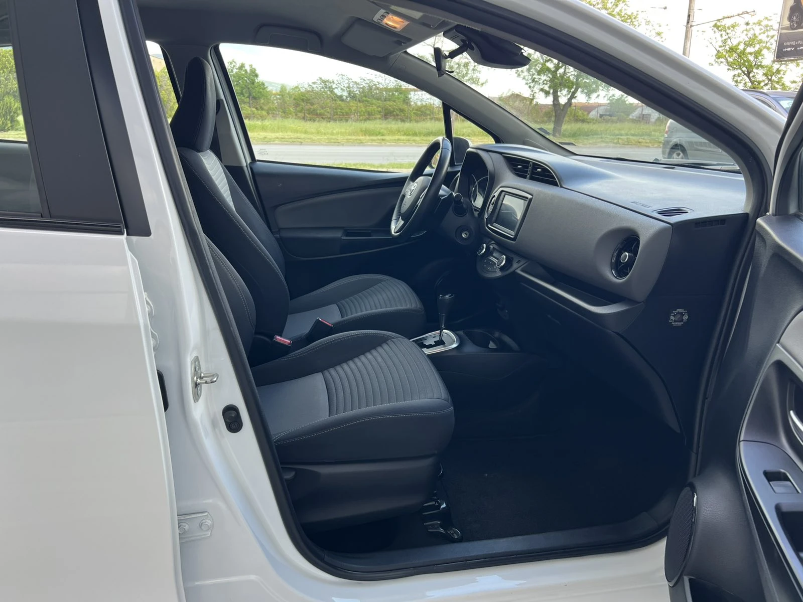 Toyota Yaris 1.5 CVT Luna | Mobile.bg � ����������� 10