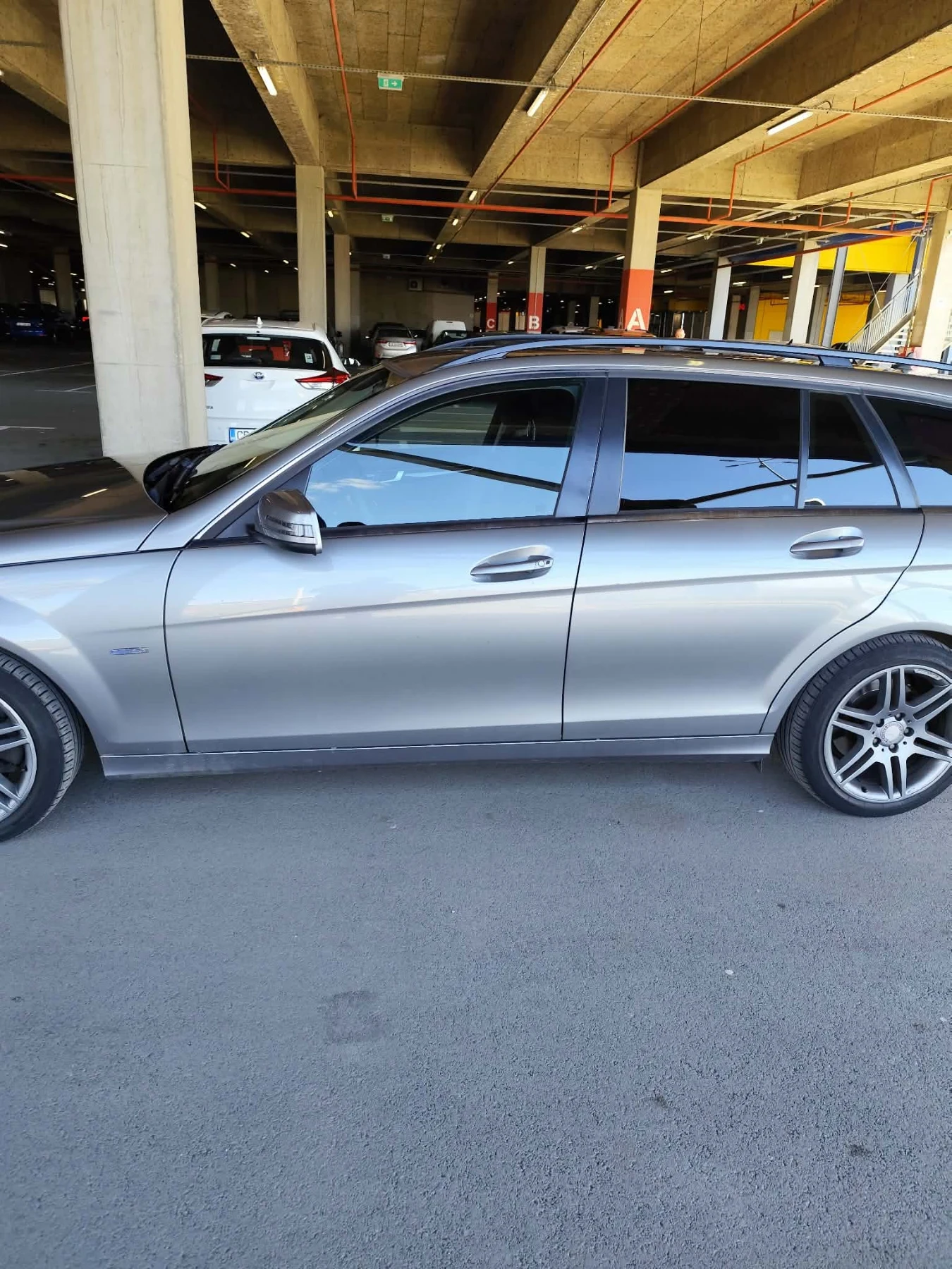 Mercedes-Benz C 220, снимка 6 - Автомобили и джипове - 55068037