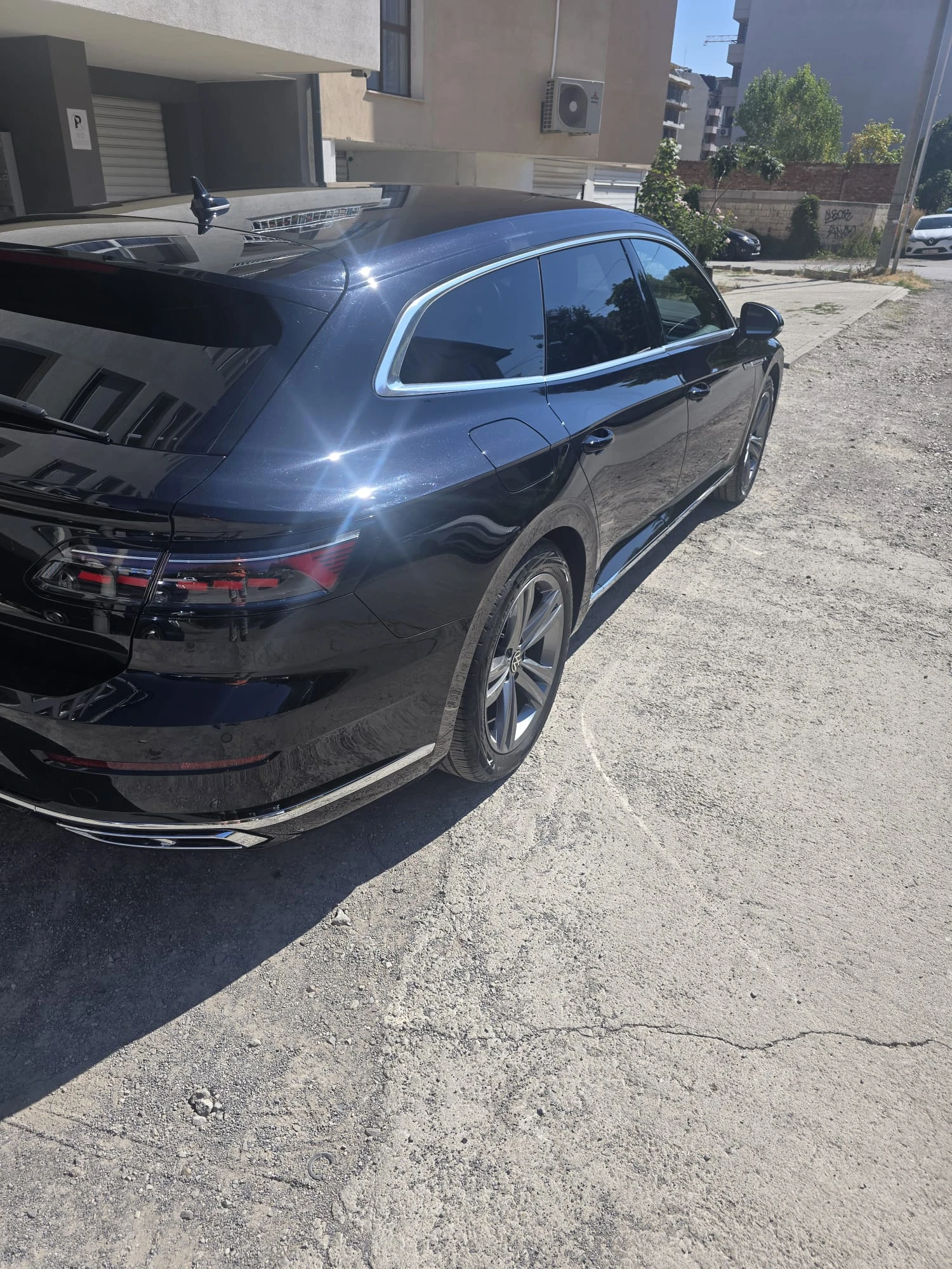 VW Arteon R-Line 2.0 TSI BMT DSG, снимка 10 - Автомобили и джипове - 56121335