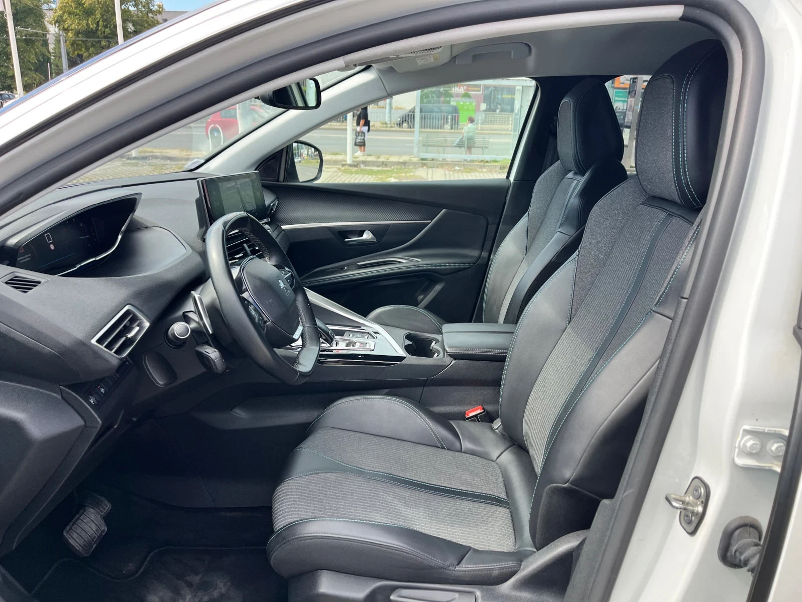 Peugeot 3008 1.5 HDI Allure EAT8 СМЕМЕНА ВЕРИГА, снимка 9 - Автомобили и джипове - 56138293