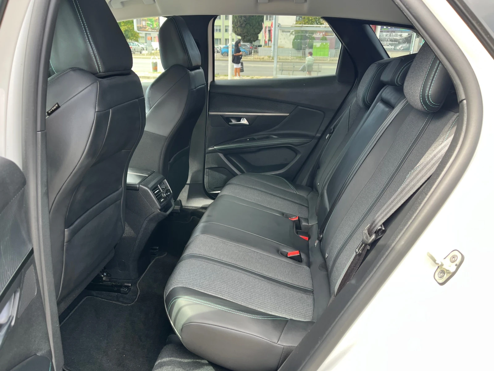 Peugeot 3008 1.5 HDI Allure EAT8 СМЕМЕНА ВЕРИГА, снимка 11 - Автомобили и джипове - 56138293