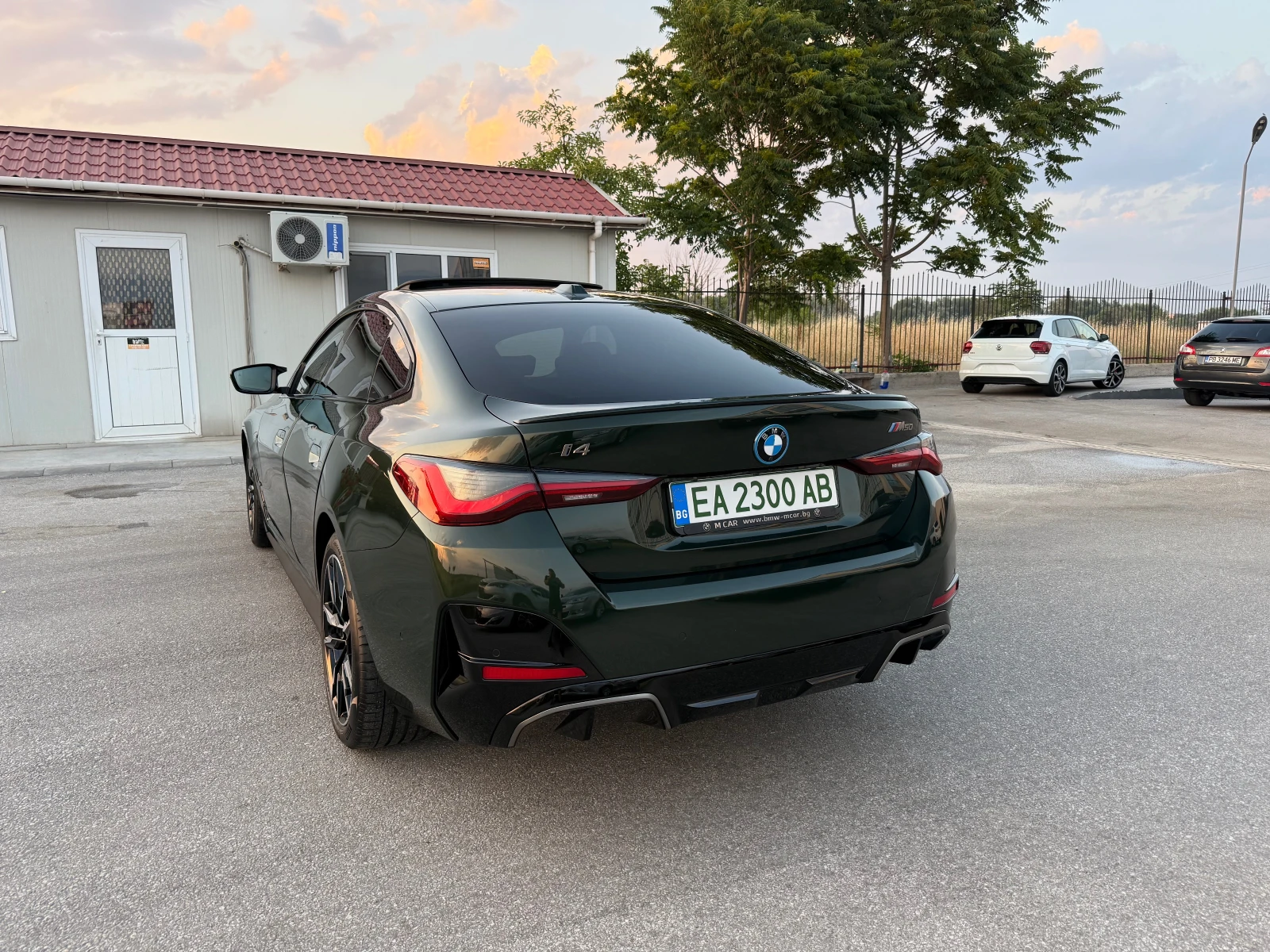 BMW i4 M50 * M-SPORT* HEAD-UP* DISTR* KEYLESS* H&K  | Mobile.bg � ����������� 3