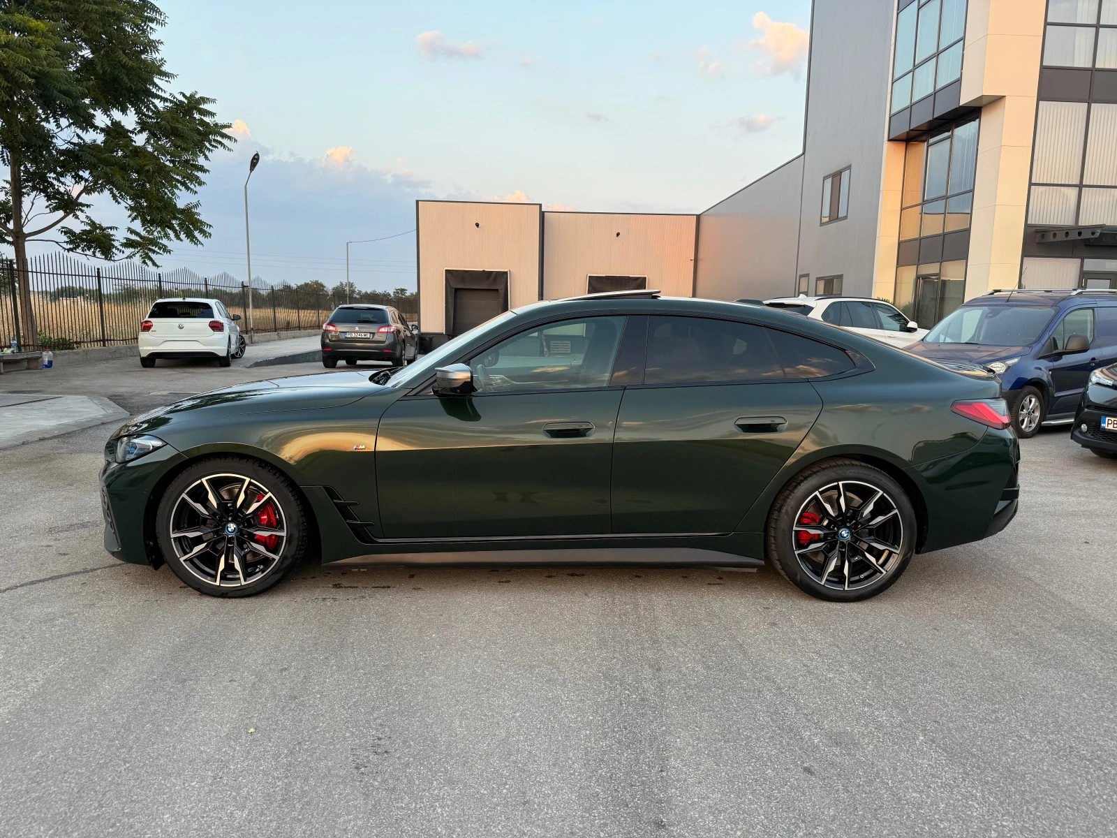 BMW i4 M50 * M-SPORT* HEAD-UP* DISTR* KEYLESS* H&K  | Mobile.bg � ����������� 2