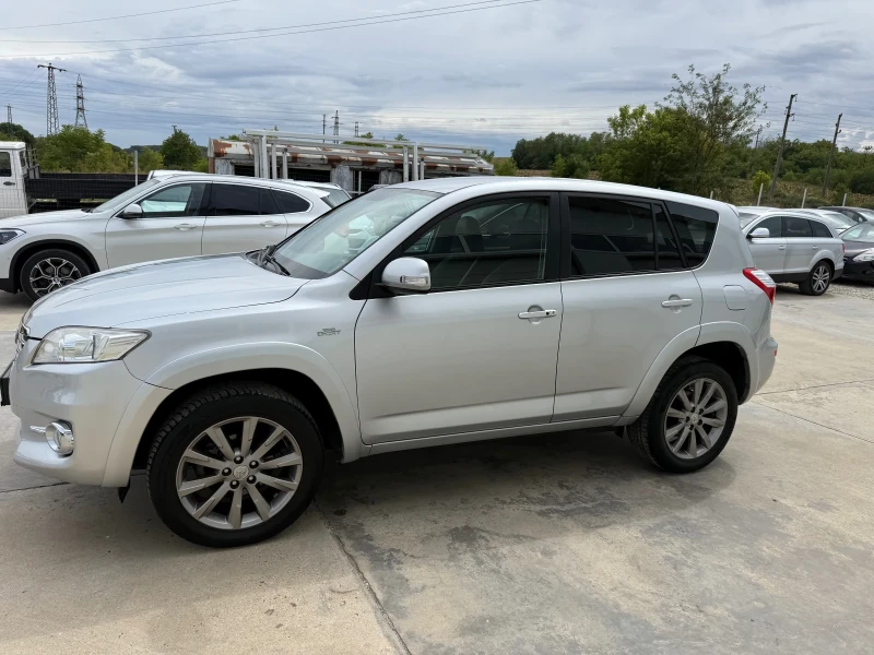 Toyota Rav4 2.2d4d * Avtom* Navi* Nova* UNIKAT* , снимка 4 - Автомобили и джипове - 39978288