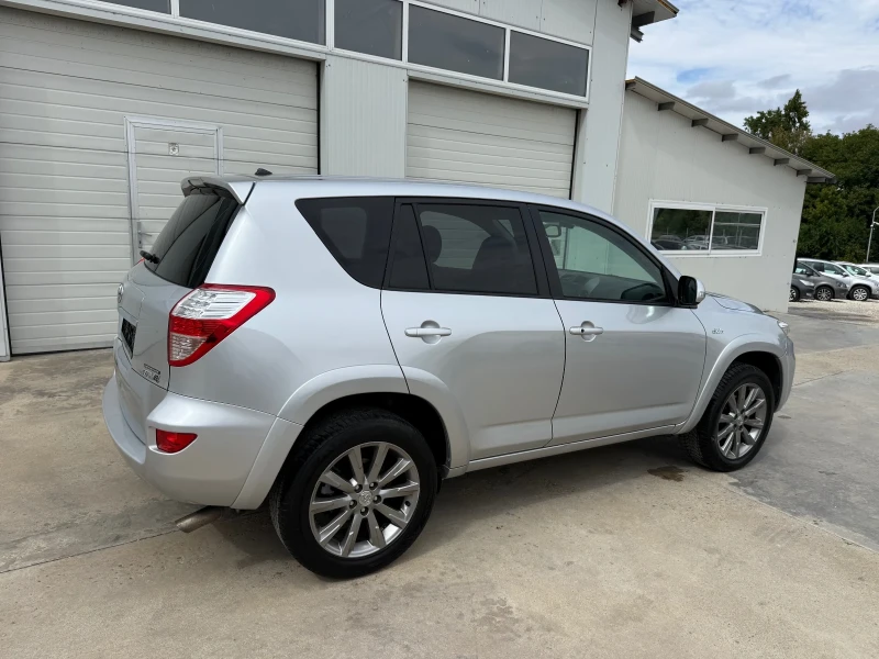 Toyota Rav4 2.2d4d * Avtom* Navi* Nova* UNIKAT* , снимка 14 - Автомобили и джипове - 39978288