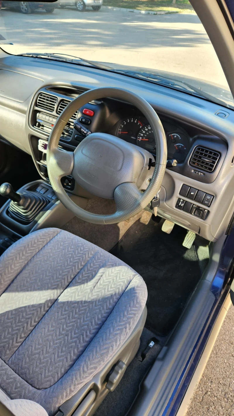 Suzuki Grand vitara 2.0, снимка 8 - Автомобили и джипове - 48426114