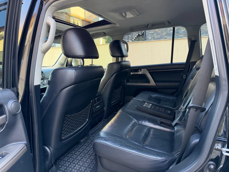 Toyota Land cruiser J200-Юбилейна 17/20-УНИКАТ!!!, снимка 11 - Автомобили и джипове - 52255975