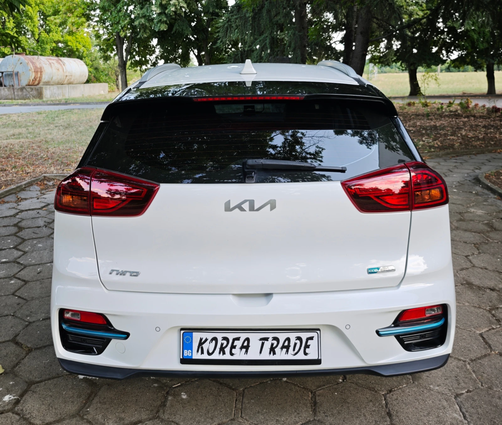 Kia Niro EV - 64 kW, снимка 5 - Автомобили и джипове - 55292593