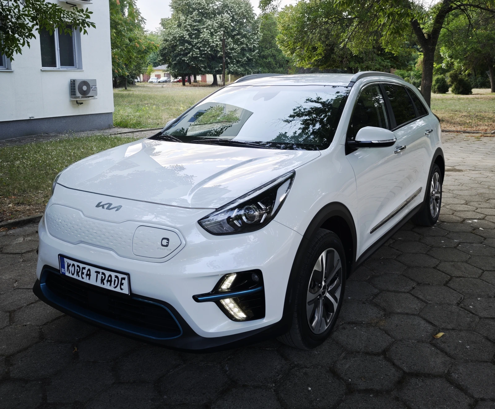 Kia Niro EV - 64 kW, снимка 8 - Автомобили и джипове - 55292593