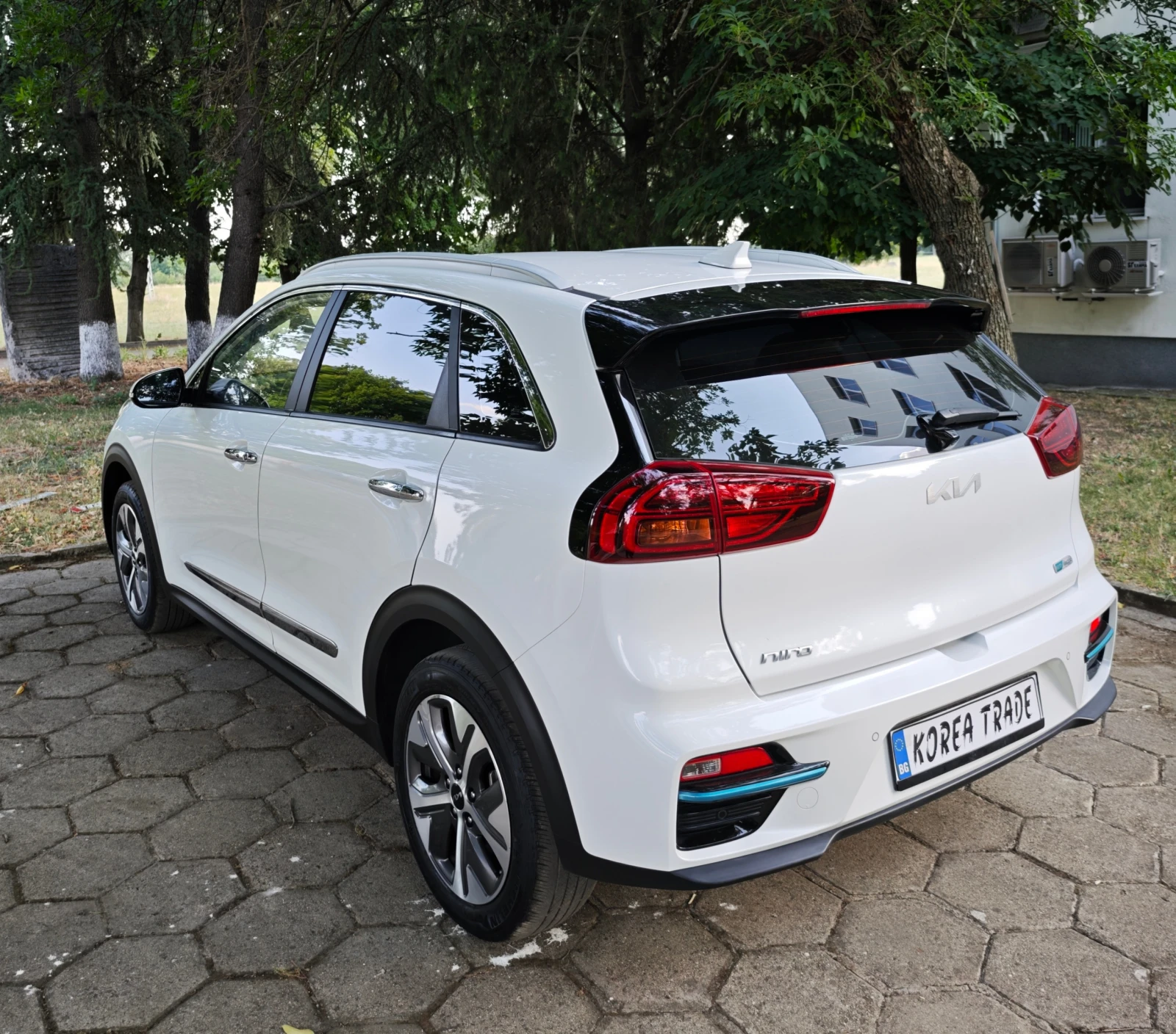 Kia Niro EV - 64 kW, снимка 6 - Автомобили и джипове - 55292593