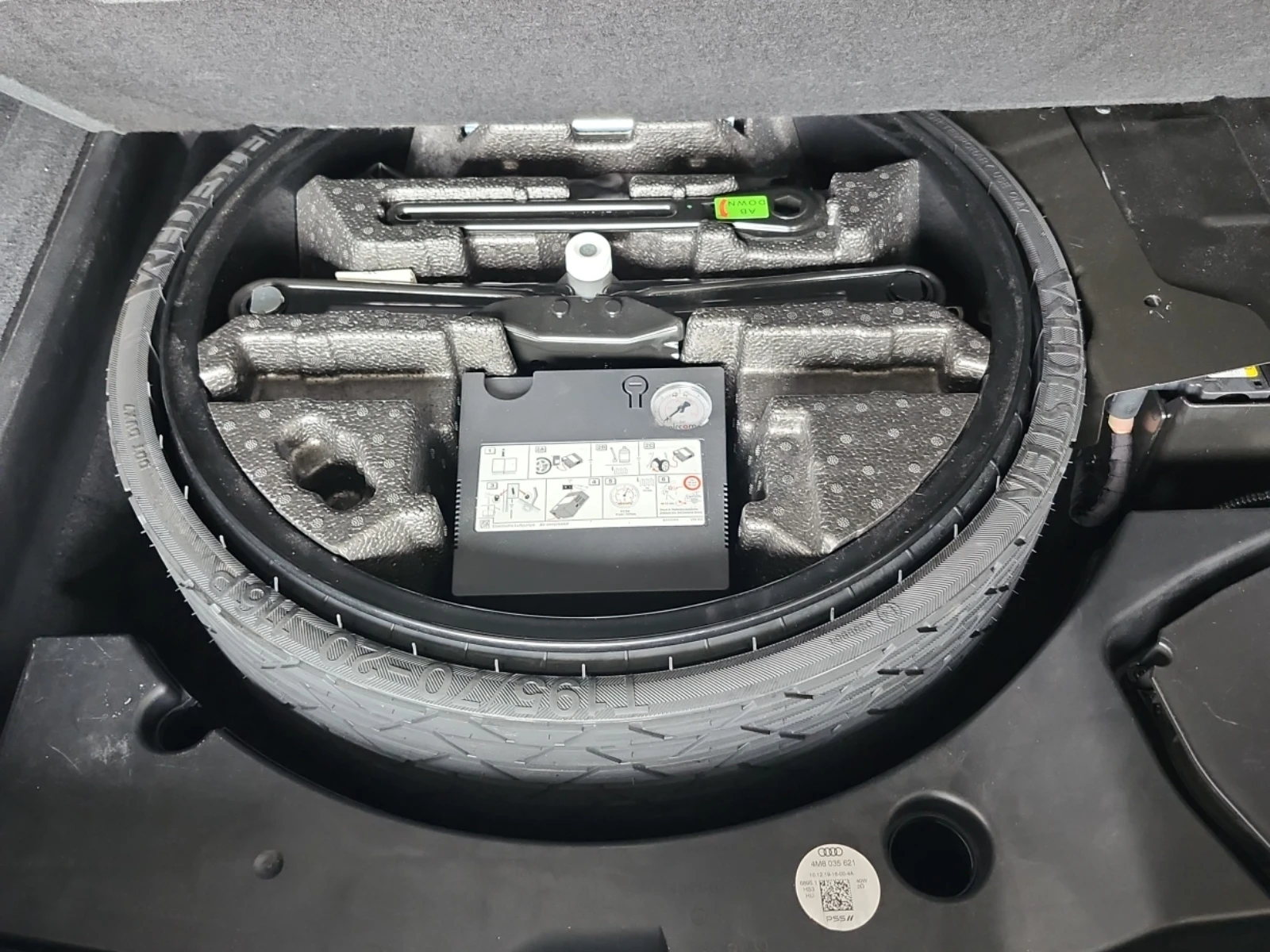 Audi Q8 PROGRESSIV, снимка 8 - Автомобили и джипове - 54721732