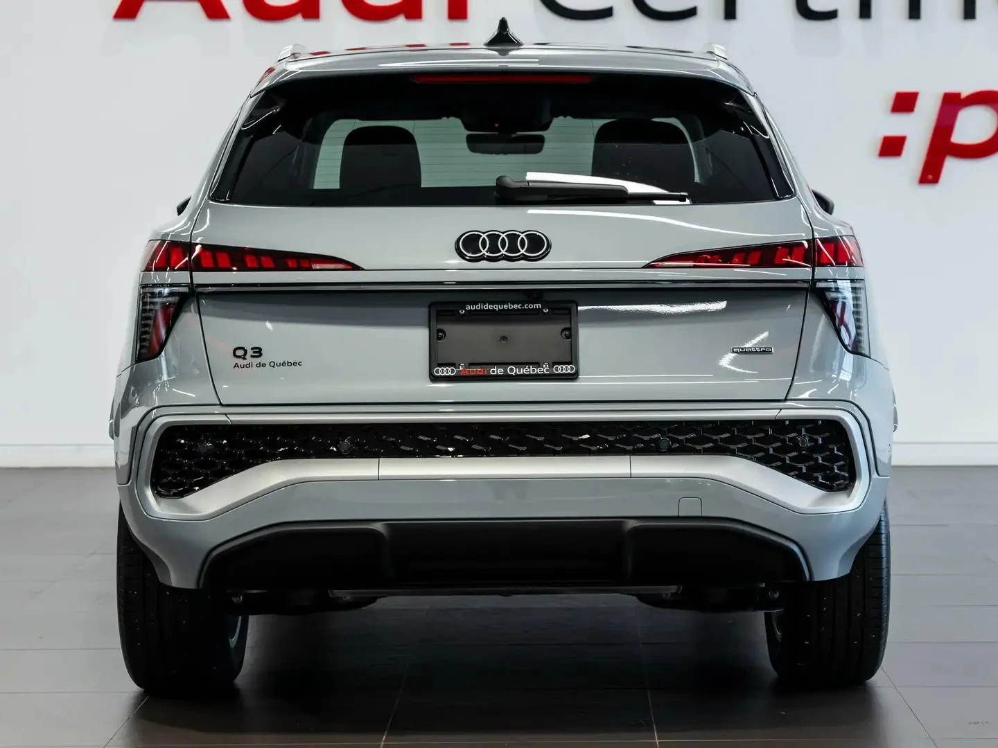Audi Q3 PROGRESSIV ЦЕНА ДО БЪЛГАРИЯ АВТОКРЕДИТ, снимка 4 - Автомобили и джипове - 55626387