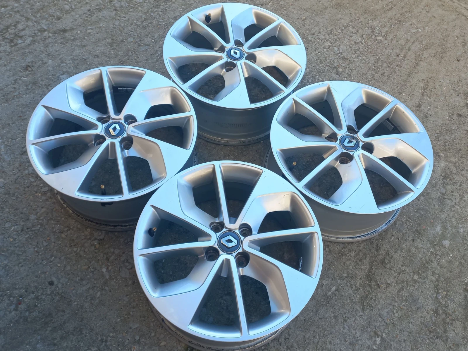 ������ �� Renault | Mobile.bg � ����������� 12