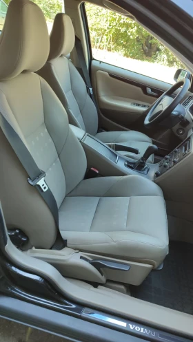 Volvo V70 D5 Facelift - 3399 € / 6647.87 лв. - 35240684 12