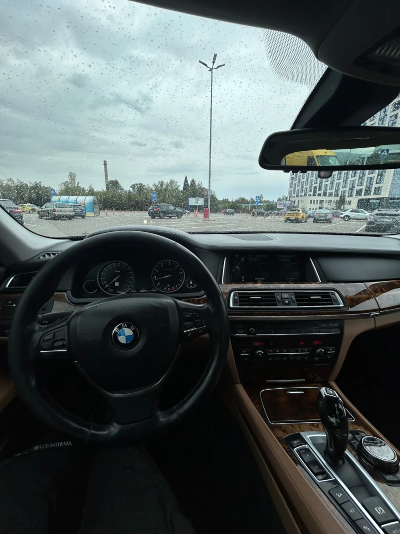 BMW 750, снимка 9 - Автомобили и джипове - 47565160