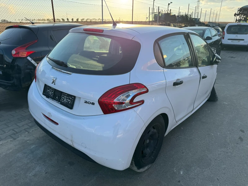 Peugeot 208 1.2, снимка 4 - Автомобили и джипове - 47777217