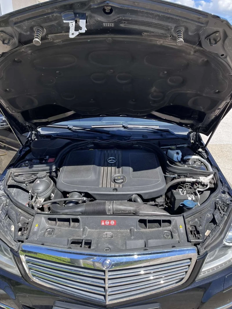 Mercedes-Benz C 220, снимка 5 - Автомобили и джипове - 47883515