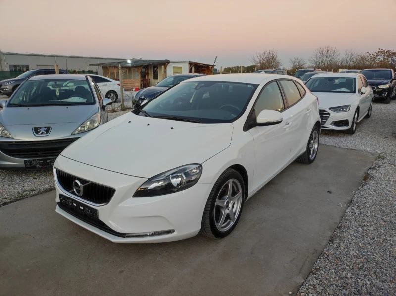 Volvo V40 2.0d D2 Kinetic, снимка 1 - Автомобили и джипове - 48004449