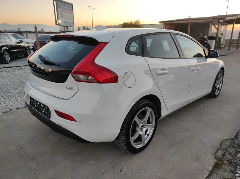 Volvo V40 2.0d D2 Kinetic, снимка 5 - Автомобили и джипове - 48004449