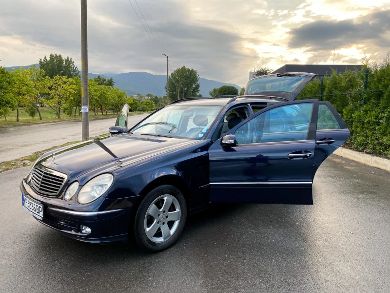 Mercedes-Benz E 320 CDI AVANTGARDE 4Matic, снимка 4 - Автомобили и джипове - 48860411