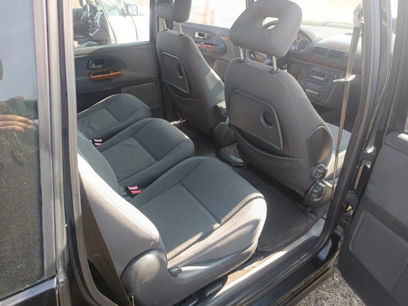 VW Sharan 1.9 TDI-116 7 МЕСТА , снимка 15 - Автомобили и джипове - 49126209