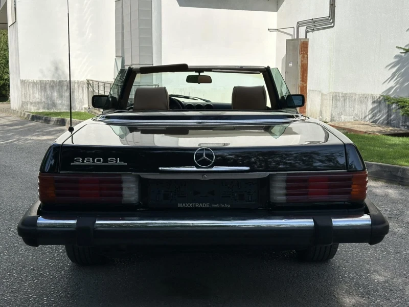 Mercedes-Benz SL 380 / КЛИМАТИК / ЕЛЕКТРИЧЕСКИ ПРОЗОРЦИ, снимка 6 - Автомобили и джипове - 51445248