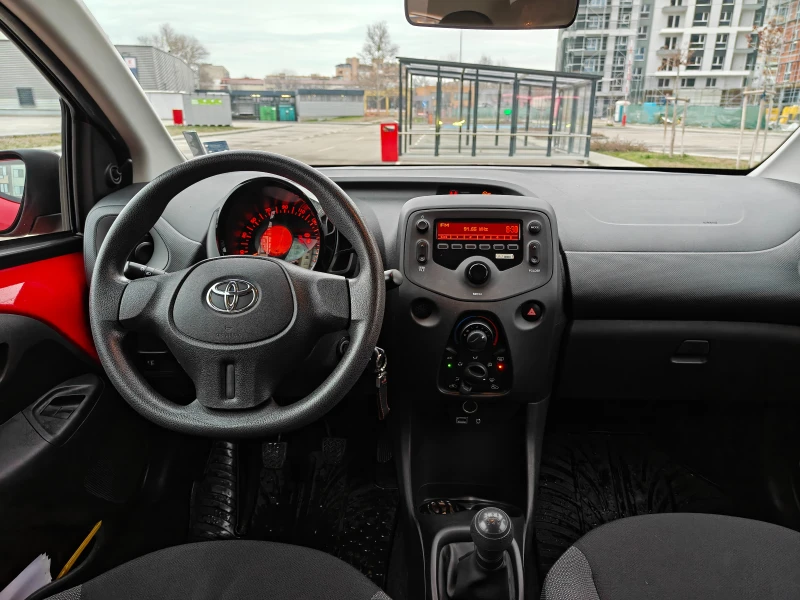 Toyota Aygo, снимка 11 - Автомобили и джипове - 53137684