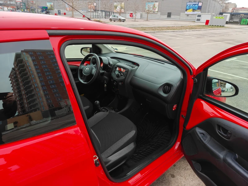 Toyota Aygo, снимка 6 - Автомобили и джипове - 53137684
