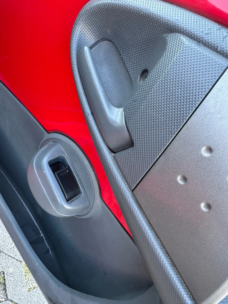 Peugeot 107 1.0i 80 000km 2 ри собственик , снимка 14 - Автомобили и джипове - 53239524