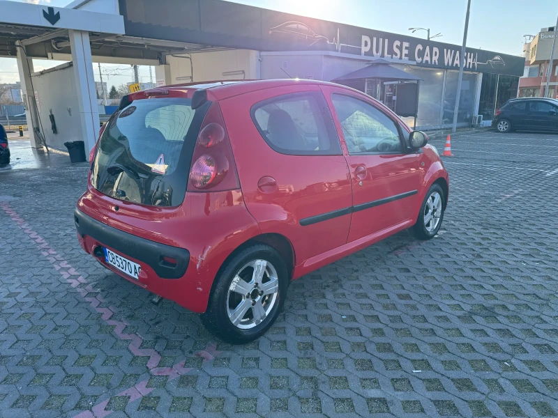 Peugeot 107 1.0i 80 000km 2 ри собственик , снимка 4 - Автомобили и джипове - 53239524