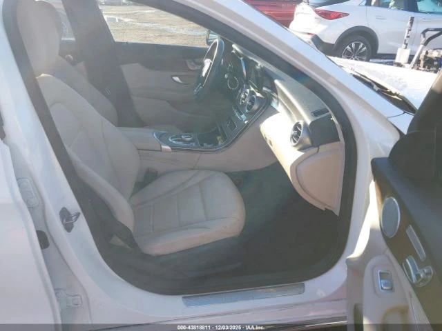 Mercedes-Benz C 300 * Face* 4matic* Камера* Remote* Памет* Keyless* Bl, снимка 11 - Автомобили и джипове - 53028310