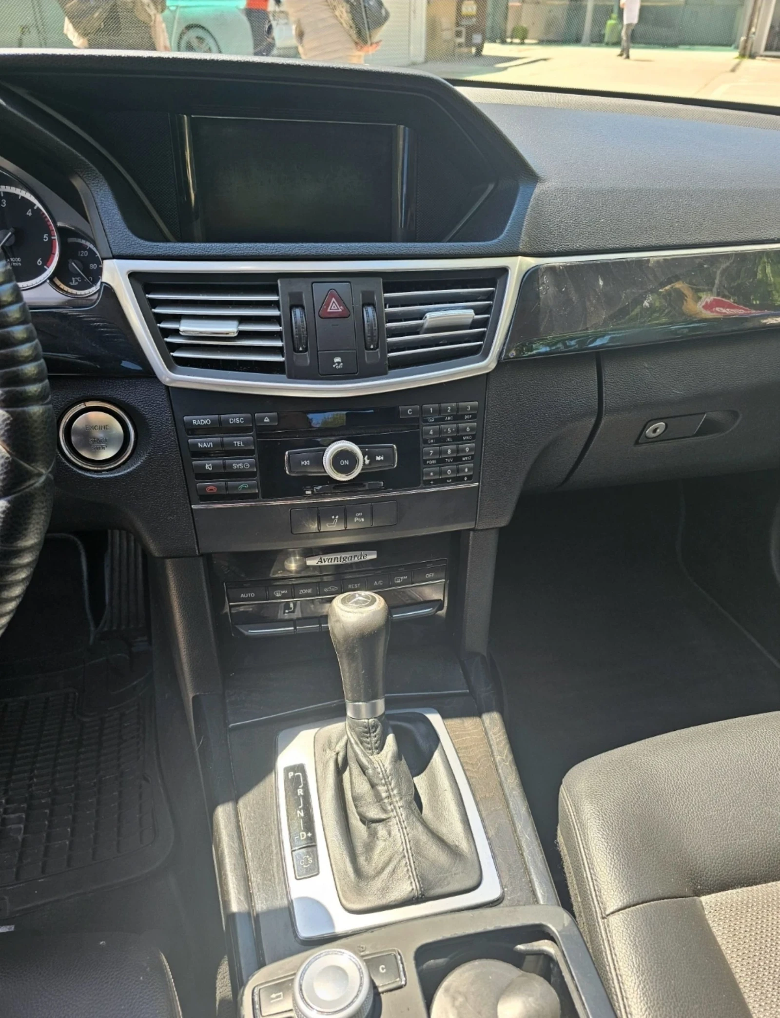 Mercedes-Benz E 220  - изображение 9