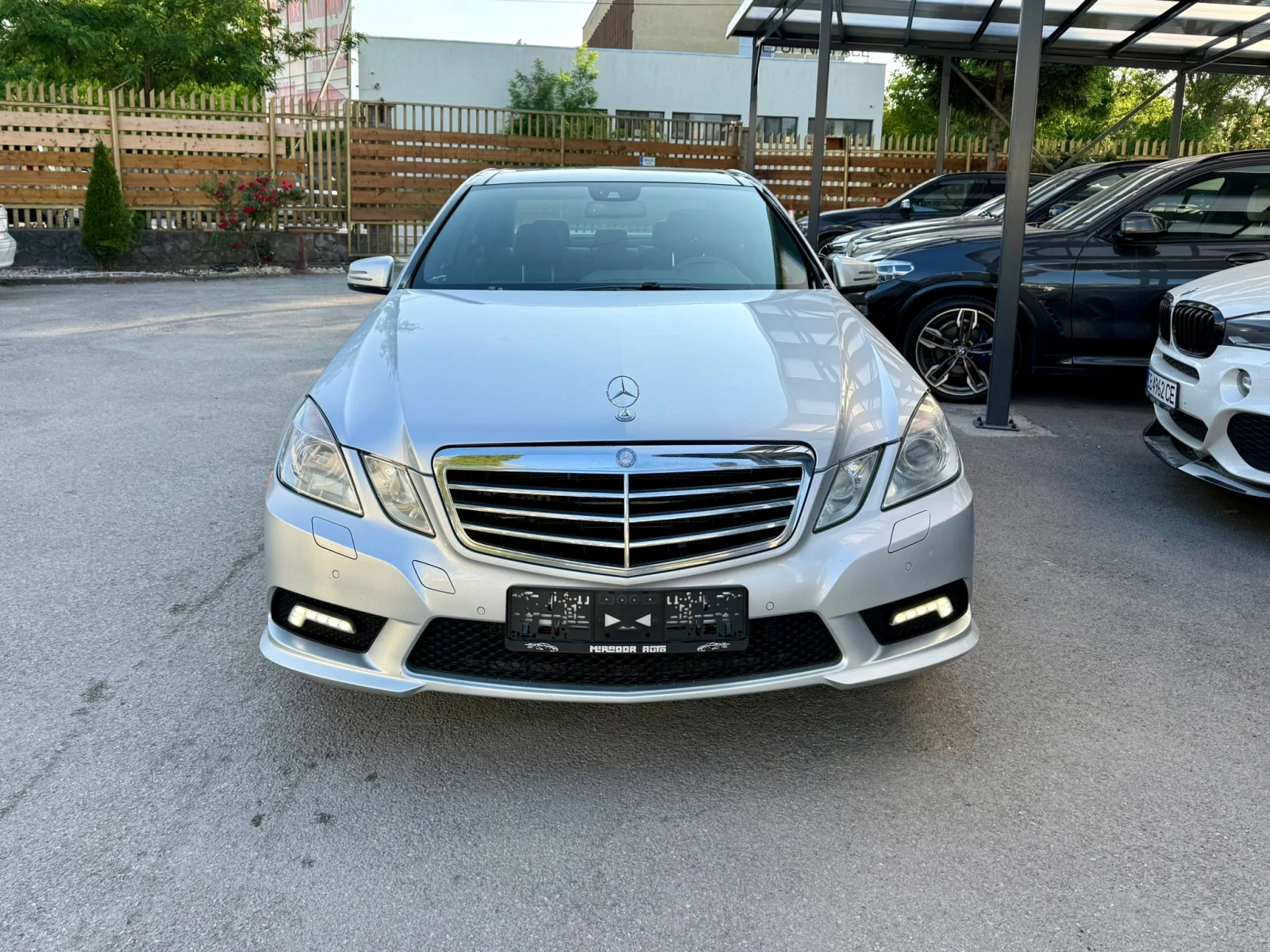 Mercedes-Benz E 500 5.5 AMG-Pack 4Matic - изображение 3