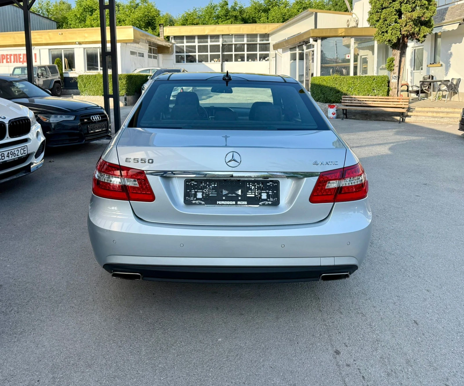 Mercedes-Benz E 500 5.5 AMG-Pack 4Matic - изображение 6