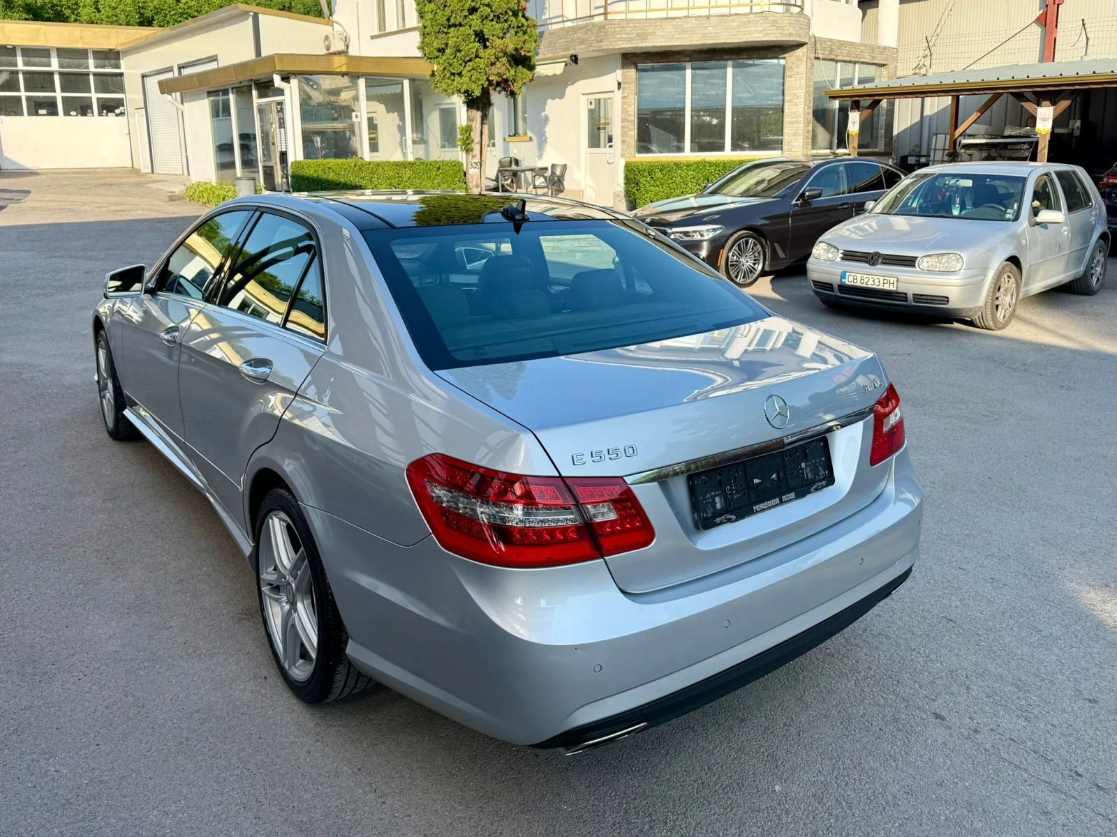 Mercedes-Benz E 500 5.5 AMG-Pack 4Matic - изображение 7