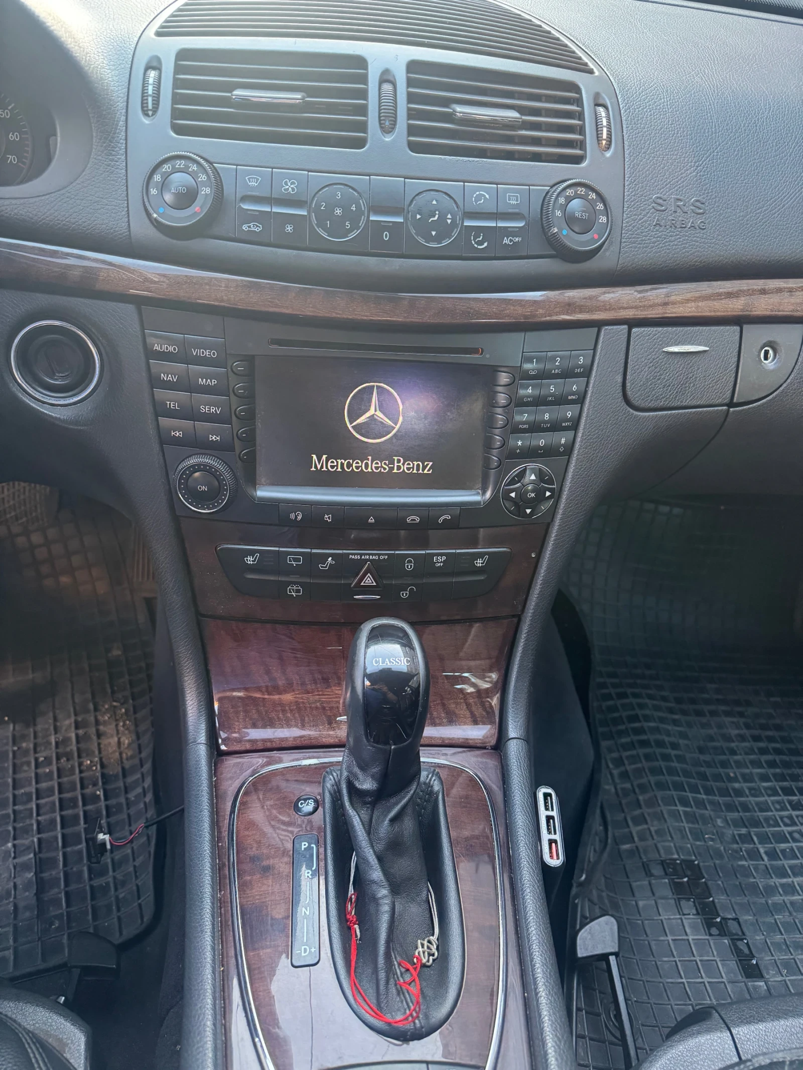 Mercedes-Benz E 320  - изображение 7