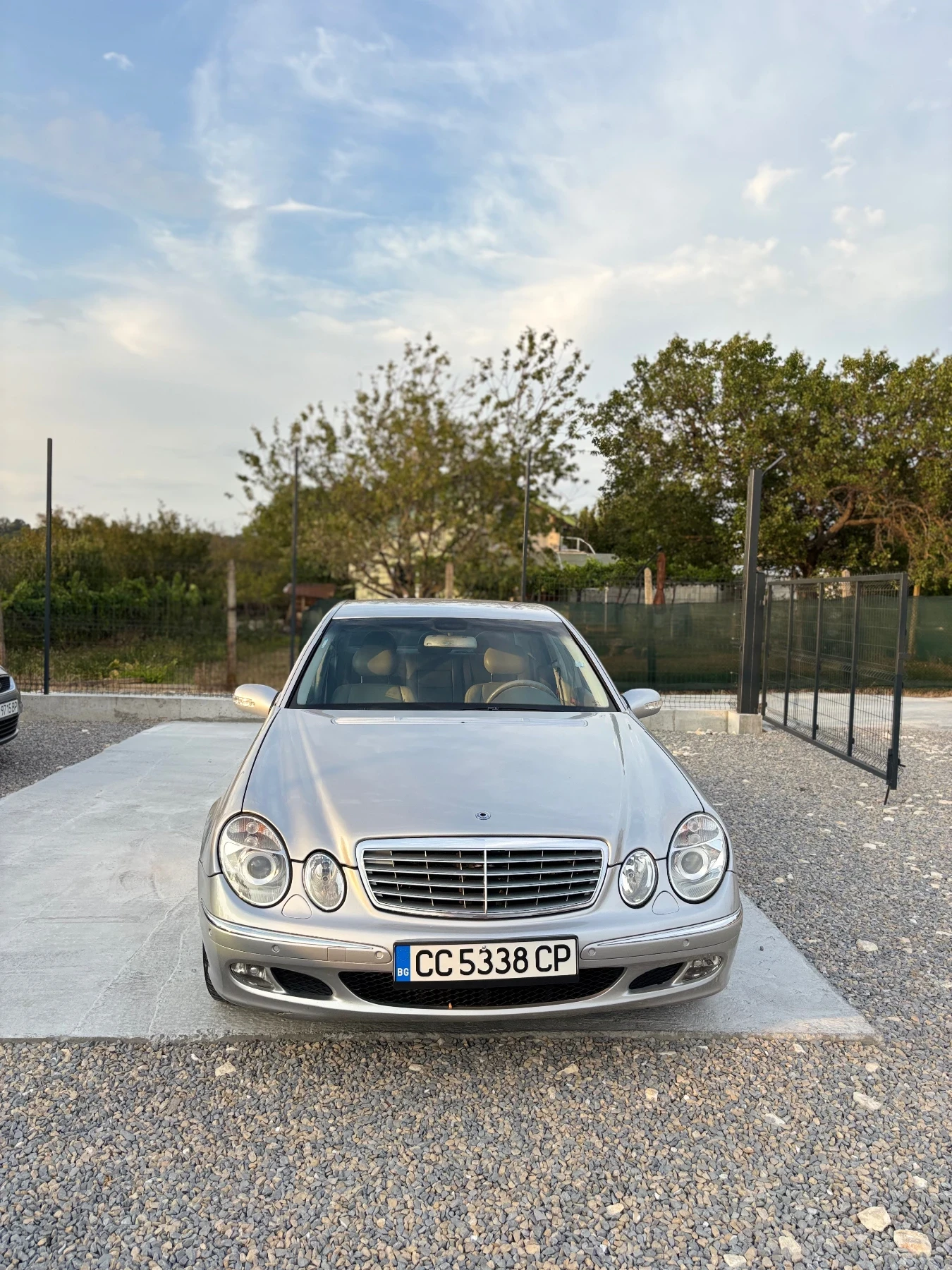 Mercedes-Benz E 220  - изображение 2