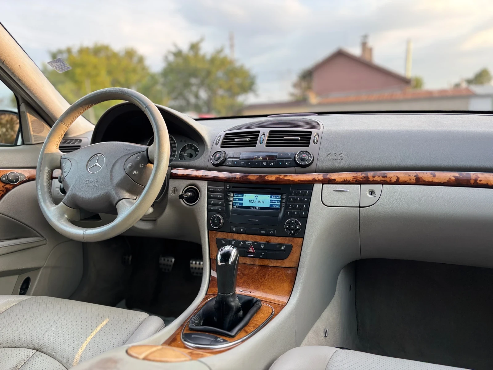Mercedes-Benz E 220  - изображение 9