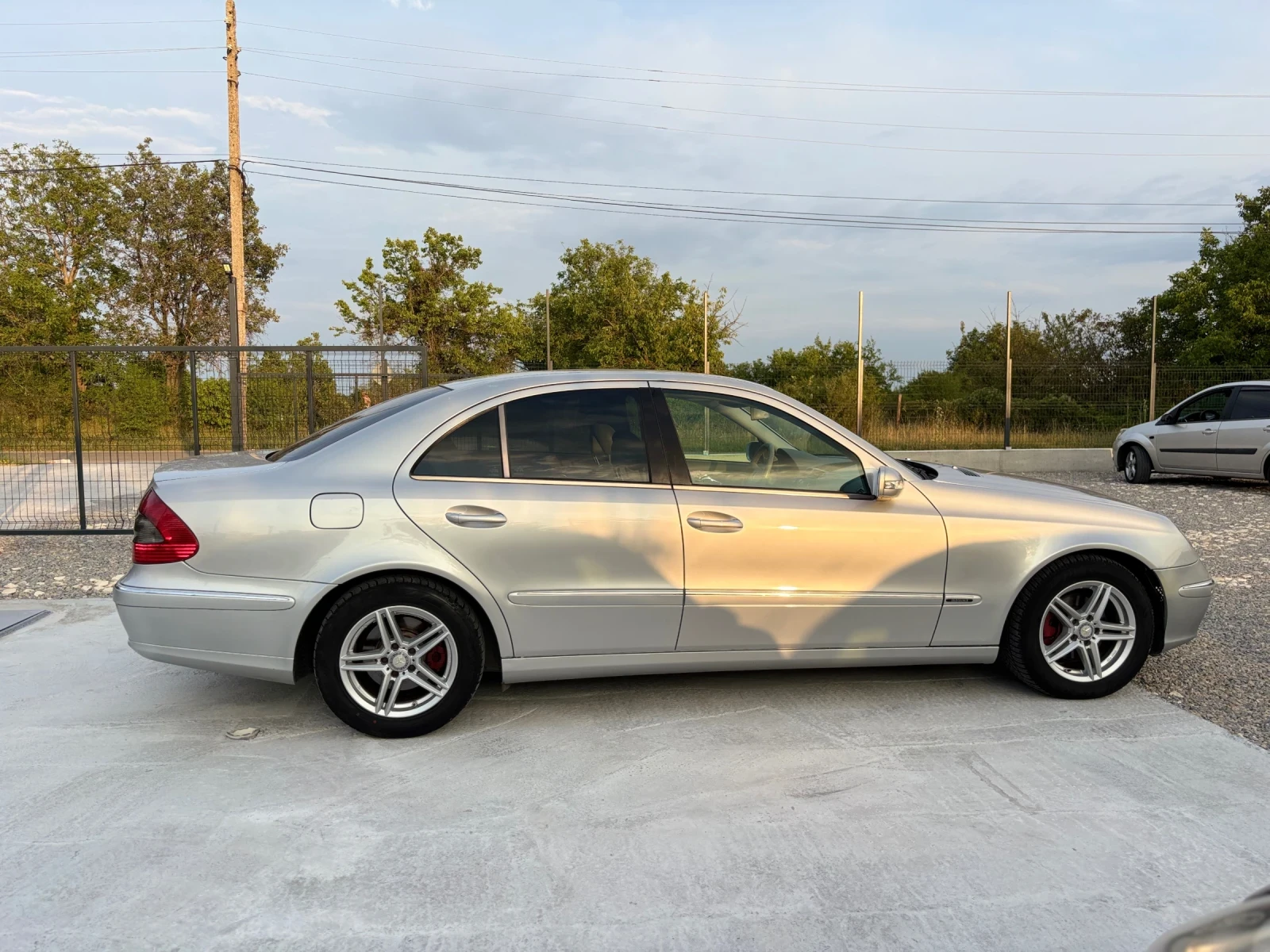 Mercedes-Benz E 220  - изображение 6