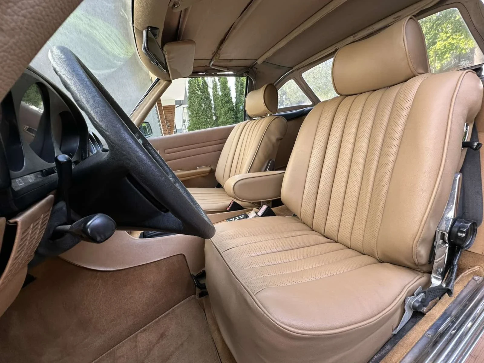 Mercedes-Benz SL 380 / КЛИМАТИК / ЕЛЕКТРИЧЕСКИ ПРОЗОРЦИ - изображение 10