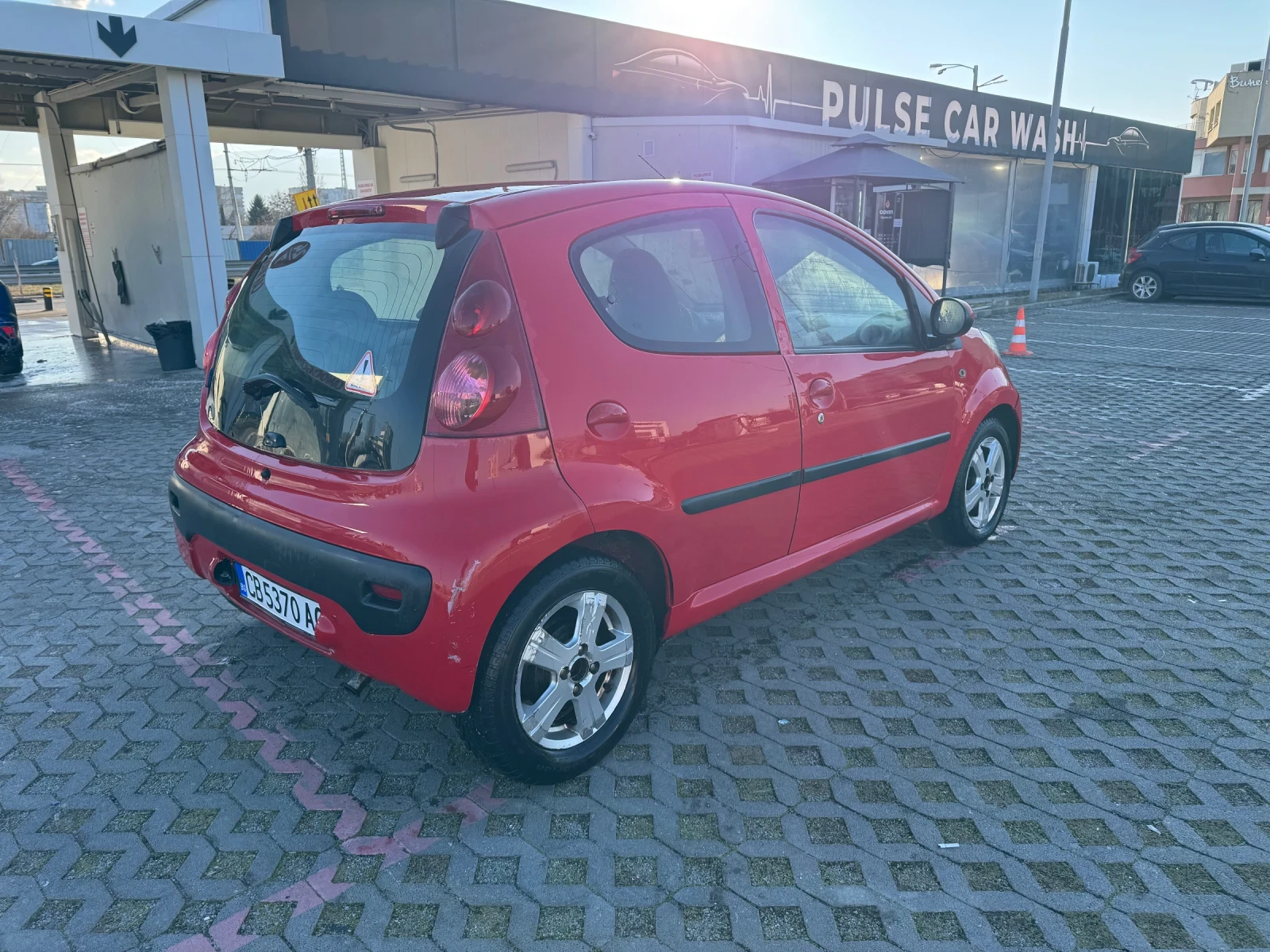 Peugeot 107 1.0i 80 000km 2 ри собственик  - изображение 4