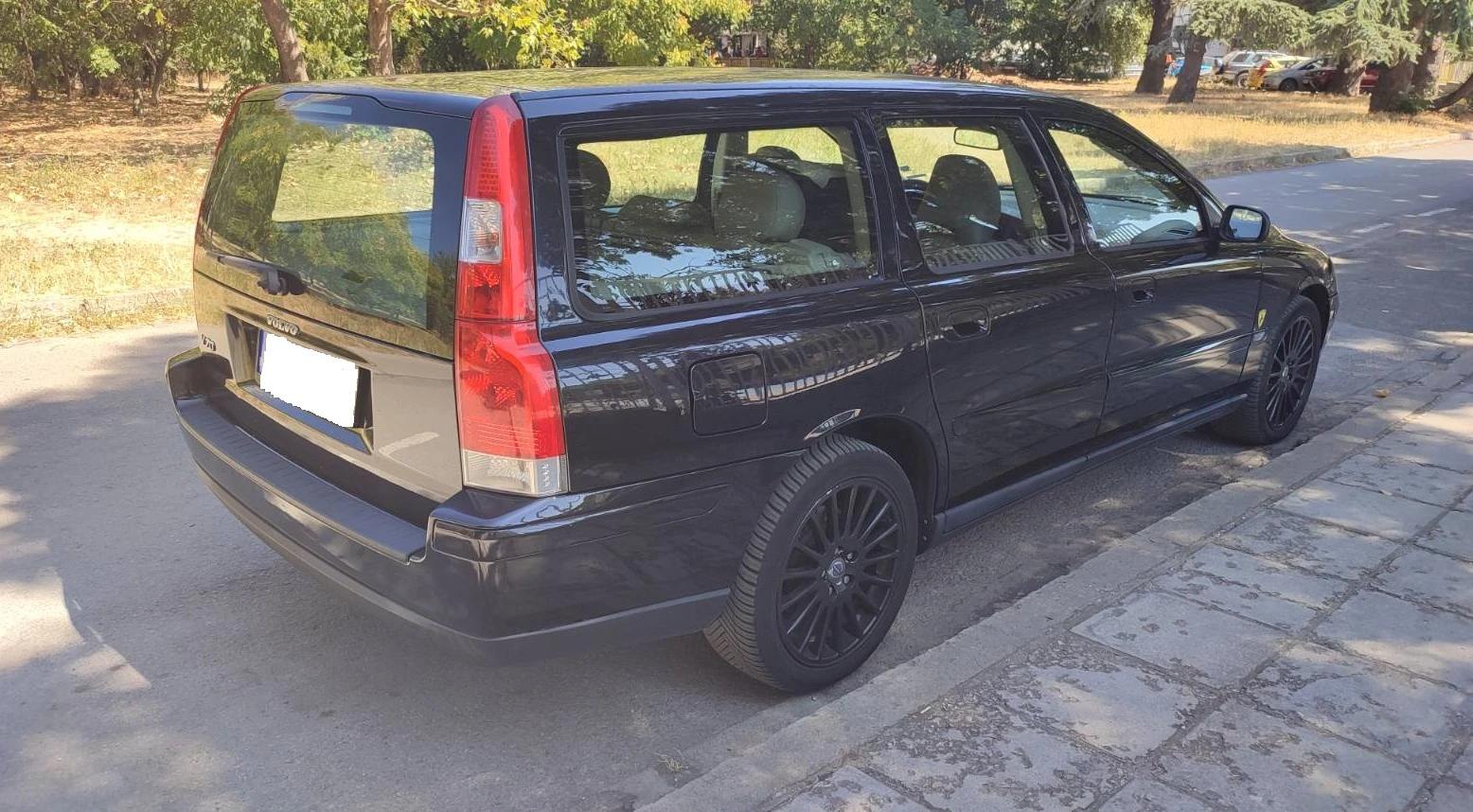 Volvo V70 D5 Facelift, снимка 4 - Автомобили и джипове - 54093535
