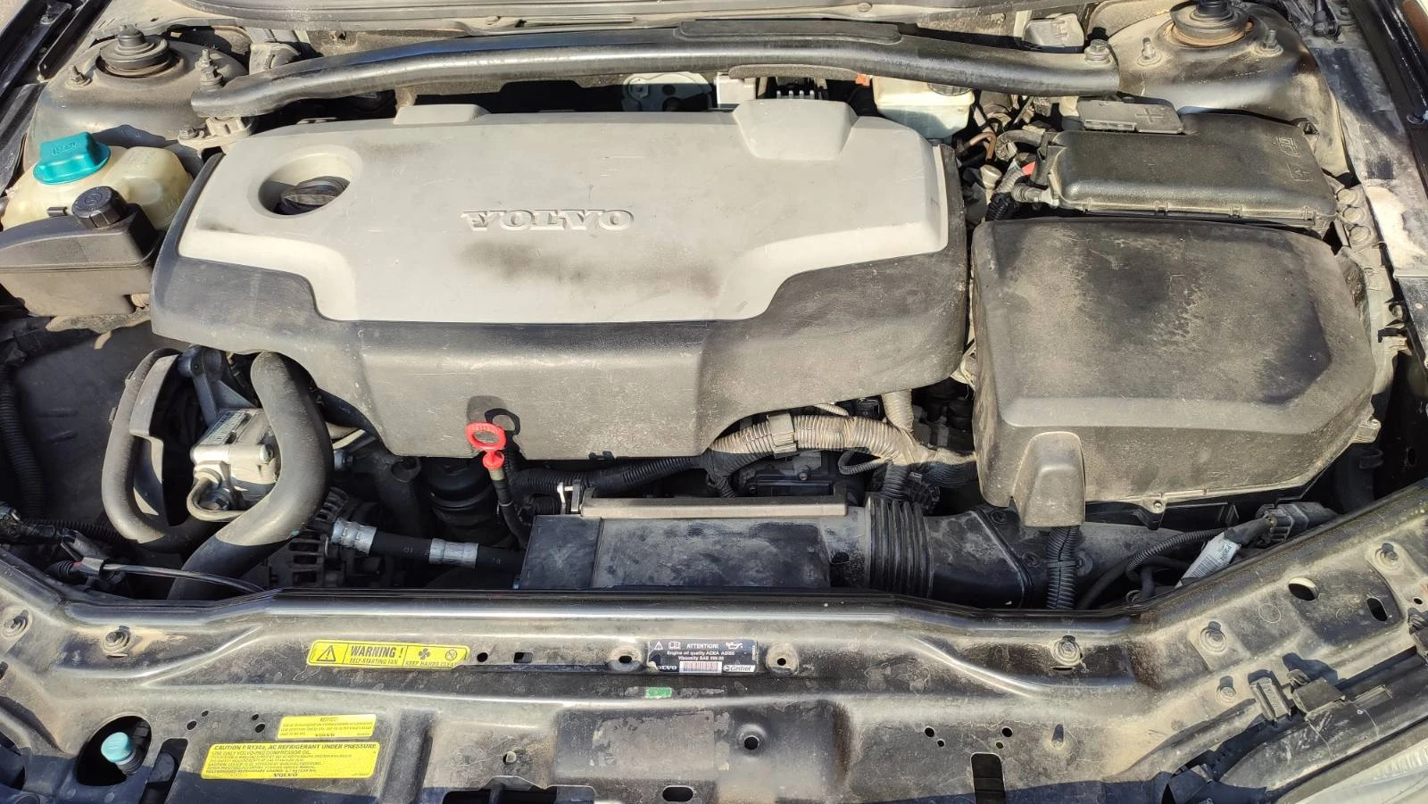 Volvo V70 D5 Facelift, снимка 15 - Автомобили и джипове - 54093535